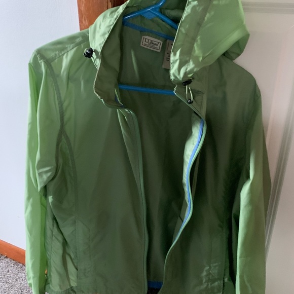 LL BEAN: RAIN JACKET, GREEN - Picture 2 of 3